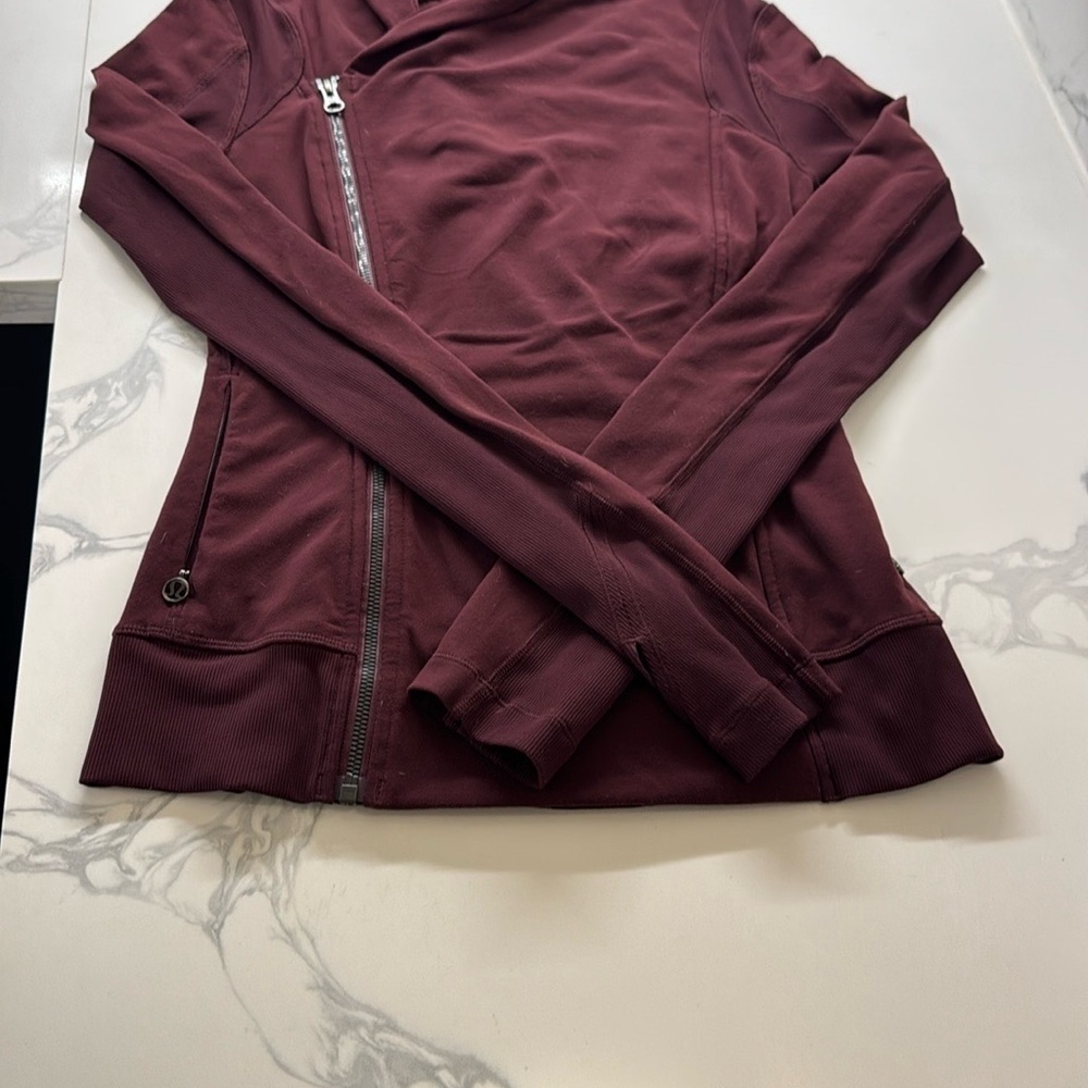 lululemon athletica Burgundy Sweatshirt 6 workout gym top shirt red zip up - Picture 2 of 6
